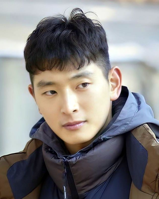 Jeong Jinwoon (정진운) 2AM