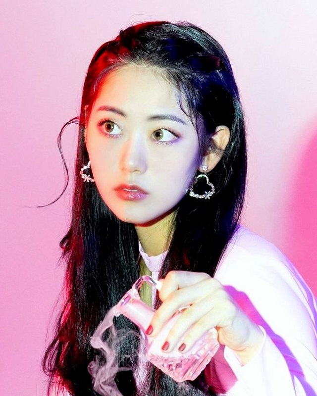 Lua (루아) / Kim Soo-kyung (김수경) Weki Meki