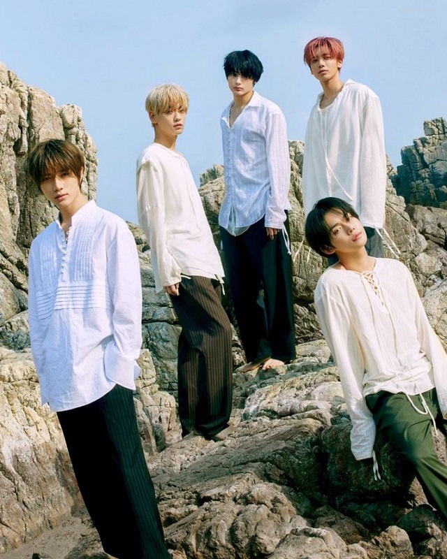 TXT (TOMORROW X TOGETHER)