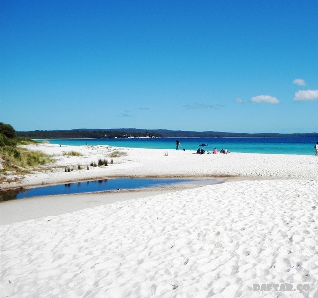 Pantai Pasir Putih Parbaba